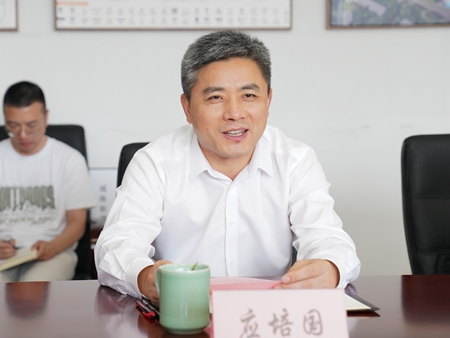 【20240929】嘉通集團(tuán)與城南街道簽約地塊合作開(kāi)發(fā)項(xiàng)目，經(jīng)開(kāi)區(qū)黨工委副書(shū)記、政法委書(shū)記應(yīng)培國(guó)（李阿梅攝）.jpg